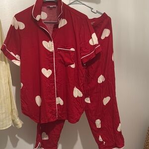 Ann Taylor lift Red Heart Print Pajama Set small. New